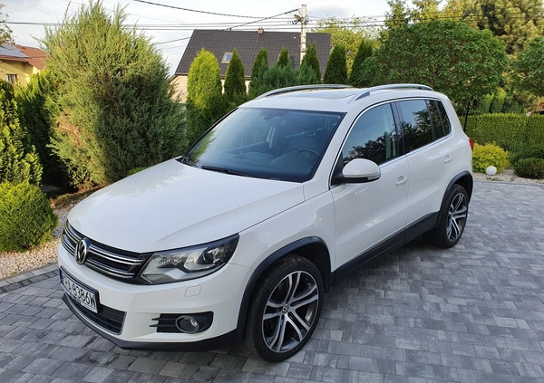 Volkswagen Tiguan cena 56500 przebieg: 200000, rok produkcji 2012 z Maków Podhalański małe 137